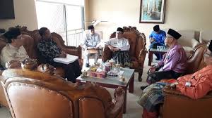 Bu marta (linda leona) adalah seorang yang memiliki sifat amat keji, ia dengan tega menzalimi anak yatim. Ground Breaking Universitas Anak Yatim Dan Kaum Dhuafa Segera Dilakukan Berita Website Resmi Pemerintah Provinsi Riau