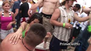 Panama city beach, florida is considered the spring break capital of the world as it is the number one choice for students wanting the ultimate spring if you're ready to celebrate your spring break this march, book your travel to panama city beach and join us for the biggest student event of the year! South Padre Island Spring Break Beach Party Video Dailymotion