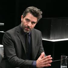 @barbarella , εσύ που ξέρεις την admin πες της αν μπορεί να διορθωθεί αυτό το θέμα στην αναζήτηση αν θες, τις αποστρόφους δεν τις παίρνει και εγώ το ανακάλυψα από μόνος μου μετά από καιρό. Petros Lagoyths O Rolos Sto Eteros Egw