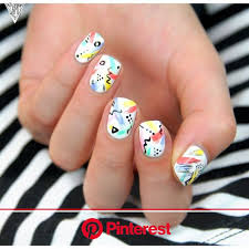 Impresiona a tus amigas con este arte de sandía en tus uñas de aspecto adorable que hace que sus manos se destaquen. Unas Acrilicas Para El Verano
