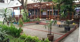 Keseharian gadis pedalaman di air terjun yang sangat indah. Flyingblonde Desain Taman Sekolah Sederhana