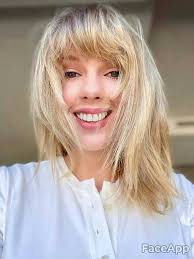 Being that singing legend taylor swift is frequently in the spotlight, she has extra motivation to display a healthy set of here we take a very close look at the smile and teeth of singing legend taylor swift. Swifties Mendes Army Before Taylor Swift Tagalog Memes Facebook