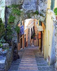 According to tradition, it was founded by a christian stonemason named marinus in 301. San Marino Italy San Marino Italy Republic Of San Marino San Marino