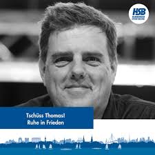 Tschüss, Thomas. Du wirst fehlen. Unser ehemalige Kollege Thomas Michael  ist im Alter von 52 Jahren nach langer, schwerer Krankheit viel zu früh  verstorben. Er war mit großer Leidenschaft Segler und beim