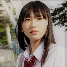 新垣結衣（日语：新垣 結衣／あらがき ゆい aragaki yui，1988年6月11日－），日本女演員、歌手及模特兒，出生於沖繩縣那霸市，身高169公分1，血型a型2，目前為日本lespros娛樂旗下的藝人。 æ–°åž£çµè¡£ Heavenly Days Balious Flip By Balious