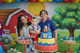 Devido a enorme quantidade de pedidos, márcia decorações apresenta as últimas novidades em decoração, todas já disponíveis para locação. Eventos Bernardo 1 Ano Galinha Pintadinha Happy Birthday Festas Park Way Brasilia Df