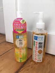 Hada labo cleansing oil is based on particularly pure olive oil, which removes all kinds of dirt and makeup (including waterproof) from contains olive oil softens the skin and prevents dehydration, rejuvenates, prevents and smooths wrinkles, and contains large amount of vitamin e that. Product Question Did Hada Labo Redesign Or Reformulate Their Cleansing Oil Old Empty On Right New Purchase On Left Skincareaddiction