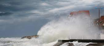 C'est le temps de la récolte pour les paysans. La Tempete Alex Arrive Avec Des Vents Violents Et Des Pluies Soutenues Meteo France