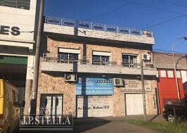 En provincia buenos aires viven 2890151 habitantes en un territorio de una superficie. Edificio Con Local Y Depto De 3 Amb Con Quincho Monsenor Bufano 1010 Villa Luzuriaga Jpstella