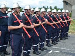 Organisée à la résidence de notre consul honoraire, nos compatriotes ainsi que les autorités locales ont répondu à cette invitation dans un atmosphère. Defile Du 14 Juillet Les Sapeurs Pompiers Au Coeur De La Fete Nationale Pompiers Fr