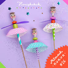 Bastelidee Aus Der Honigkukuk Werkstatt Zauberhafte Feen Aus Mohnkapseln Basteln Einfache Schritt Fur Schritt Anleitung Basteln Mit Naturmaterial Bastel Basteln Mit Naturmaterialien Bastelideen Zauberstabe Basteln