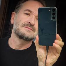 Hi everyone. When I right click my mouse I get free view just for a couple  of seconds, then my view gets recentered. I can't seem to use free view of  my