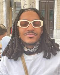 Seller] in Portugal 👷🏽😴🤝🏽.