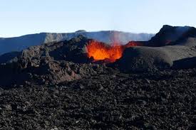 Piton de la fournaise is the only active volcano on réunion island, and one of the most active in the world. Societe Piton De La Fournaise C Est Parti Pour La Premiere Eruption De L Annee Clicanoo Re