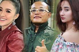 Pengakuan ini seolah menunjukkan bahwa kedekatan mereka spesial & serius. Sule Akan Menikah April 2020 Inilah 4 Wanita Yang Pernah Dikabarkan Dekat Dengan Mantan Suami Lina Jubaedah Ini Kini Semua Dibikin Patah Hati Semua Halaman Suar