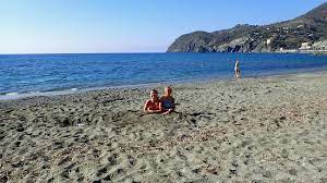 Il campeggio acqua dolce sorge dal 1957 in una conca a ridosso del promontorio del mesco, il limite occidentale del. Plage De Levanto Bild Von Camping Acqua Dolce Levanto Tripadvisor