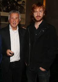 Ο νάσος παπαργυρόπουλος δεν είναι «άγνωστος» στις δοκιμασίες, καθώς δε φοβάται να ρισκάρει, όπως έχει αποδείξει άλλωστε καθώς αποφάσισε να αφήσει τις επιχειρήσεις με τις οποίες ασχολούταν. Nasos Papargyropoylos Deite Gia Prwth Fora To Mikro Toy Aderfo Arh Eretikos Gr