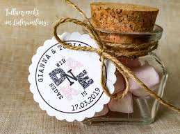 Ahnliche Artikel Wie Gastgeschenk Hochzeit Boho Vintage Korkglaschen Mit Namen Personalisiert Gastgeschenke Korkenglaschen Greenery Love 8 Auf E Guest Gifts Wedding Gifts For Guests Vintage Boho Wedding