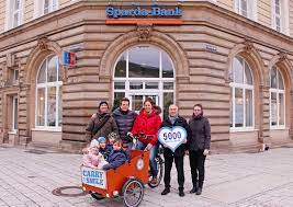 Finden sie die nächste zweigstellen der santander in bayreuth und sie können auf alle kontaktdaten zugreifen, die verfügbaren geldautomaten,. Sparda Bank Nurnberg Spendet 5 000 Euro An Das Brk Kinderhaus Brk Kreisverband Bayreuth