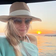 We're so pleased to recognize Amanda Pelletier, LICSW, as this year's  recipient of the Irena B. Smith Annual Award for Excellence in Clinical  Social Work and Counseling. Congratulations Amanda!