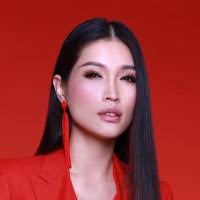 Mai Wright's Instagram, Twitter & Facebook