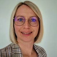 20+ "Stephanie Roll" profiles