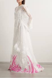 Die noni brautkleider kollektion 2021 ist da! Weiss Robe Aus Besticktem Seidenorganza Mit Federn Valentino Net A Porter
