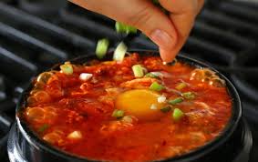 Makan halal juga menyajikan dosirak (bekal ala korea) untuk dibawa pulang, sebuah ide yang bagus untuk bekal perjalanan di hari ke 3 atau 4! Resep Ayam Rebus Ala Korea Surat Rasmi Z