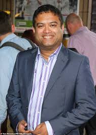 Ontdek de perfecte stockfoto's over paul sinha en redactionele nieuwsbeelden van getty images kies uit premium paul sinha van de hoogste kwaliteit. Chase Star Paul Sinha Shares Hilariously Drunk Video Of His Marriage To Olly Levy Fr24 News English