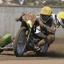 Through his uncle and cousin timm kröger, who was himself a successful b license driver, matthias kröger came to rail sports. Spannende Duelle Auf Sandbahn Des Msc Eichenring Scheessel
