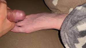 Secretly Cum on sleeping girl feet - ThisVid.com