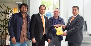 Volksbank achern eg participates in the deposit guarantee scheme of germany. Vr Bank In Mittelbaden Eg 02 05 2016 Wichtiger Lebensretter In Geschaftsstelle Otigheim Installiert