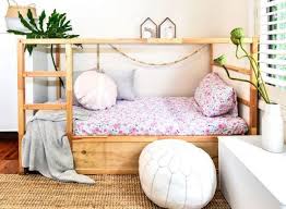 Ideas Para Ganar Espacio En El Cuarto De Los Peques La Cama Kura De Ikea Cama Kura Kura Ikea Camas