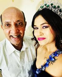 Sharing stage with Actor Sunil Godbole sir and Actor my brother  Jagdishchandra Desale Achievements are like new challenges, one completed  new begins.. each completed achievement is the new start of the another