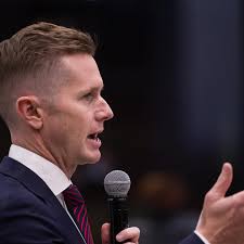 We are delighted to announce McKell's new Chair, former @awunion Secretary  Dan Walton. Last night, former Chair Hon Dr Craig Emerson passed the torch  to Dan in Sydney, surrounded by friends of