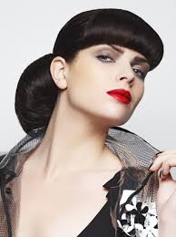 Bangs are quite versatile and can be worn in diverse ways for very intricate and appealing outlook. Hairstyles With Retro Flavor From The 30s And 40s