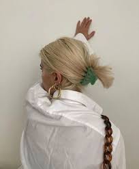 Claw clips are great for holding heavier hairstyles, and these open clips are a little more stylish than your average ones. The Ultimate Guide To Claw Clips Howtowear Fashion