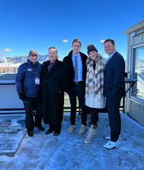 We'll see y'all at noon for the 121st Brawl of the Wild! PxP:  @bencreightontv Color Analysts: @tygregorak, Marty Mornhinweg MSU Sideline:  Ashley Washburn UM Sideline: Jay Cohn 📺: CBS (Montana), ESPN+