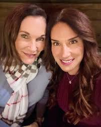 Kristi Cowan's Instagram, Twitter & Facebook