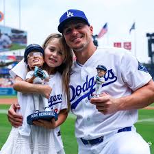 Celebrating Kiké Hernández's Pitching Bobblehead presented by Nikaido!
