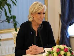 Membre du front national, le parti fondé par son père, depuis 1986, elle entre au conseil juridique du parti en 1998 et devient conseillère régionale du. Photos De Daech Publiees Sur Twitter Marine Le Pen Et Gilbert Collard Juges A Nanterre Actu Hauts De Seine