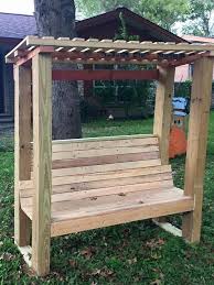 Pin Von Oiram Kium Auf Holz Diy Nutzliches Interessantes Banke Garten Mobel Aus Paletten Haus Dekoration