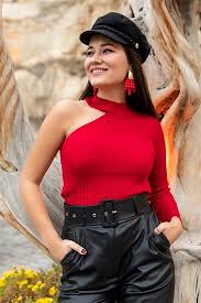 Tek Kol Fitilli Triko Kirmizi Moda Kombinleri