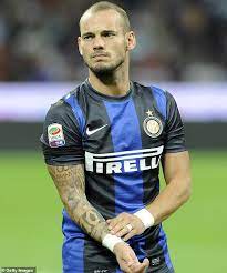 In 2010 he was named uefa midfielder of the season, and one of the three best midfielders in the world by fifa. Wesley Sneijder I Could Have Been Like Messi Or Ronaldo I Simply Didn T Feel Like It Daily Mail Online