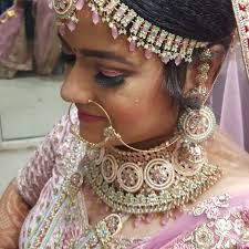 Dolly Gill's Instagram, Twitter & Facebook