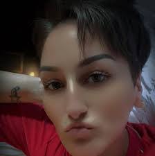 Katherine Leclerc's Instagram, Twitter & Facebook