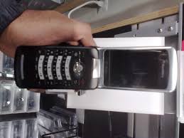 BlackBerry Pearl Flip 8220 Spotted