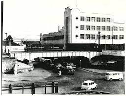 1 de 1 criança fica ferida após ônibus ficar preso na ponte preta, em curitiba — foto: Ponte Preta Decada De 1960 Ao Fundo Recem Construido O Edificio Teixeira Soares Fotos Curitiba Brasil Turismo Curitiba