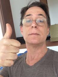 Pedro Cardoso é "cancelado" ao dizer bobagens sobre Beyoncé e raça: "Não  sou branco"