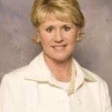 Leslie Crane's Instagram, Twitter & Facebook